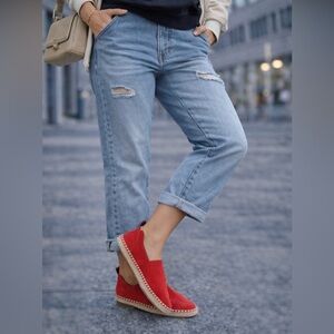 A New Day Red Suede Espadrille Slip-On Flats | Size 6.5.

Descriptio